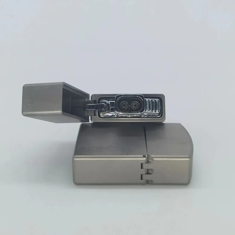 Titanium Shell Windproof Light - đánh giá và giá Lighter Insert Zippo